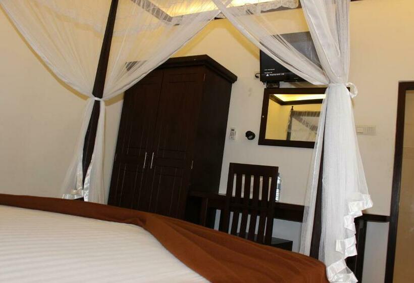 Deluxe Rum, Kandy Waters