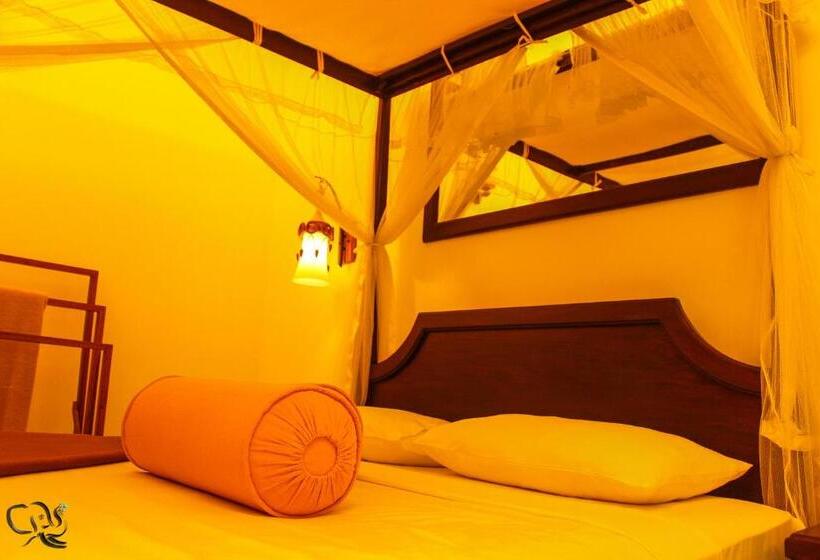 Deluxe Rum, Kandy Waters