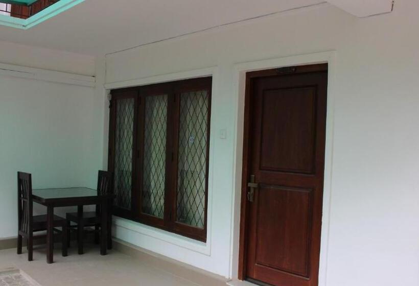 1 Sovrums Deluxe Lägenhet, Kandy Waters