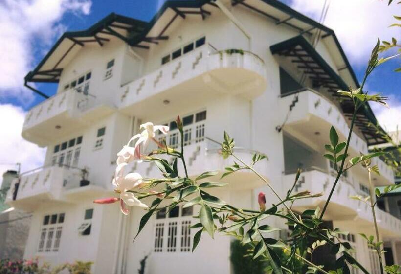 スタンダードトリプルルーム, Lake View Hotel & Bungalow Ltd