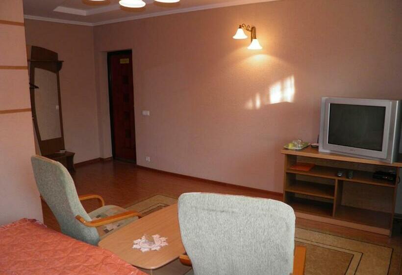 غرفة كومفورت, Magnat