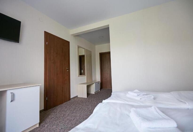 سوییت خانوادگی, Pansionat Bogema