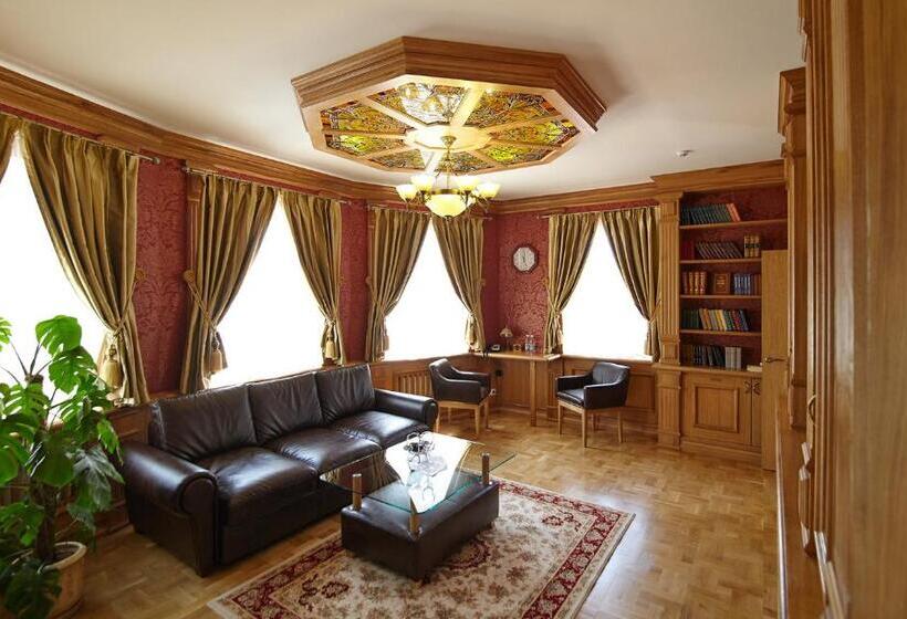 复式套房, Pidkova