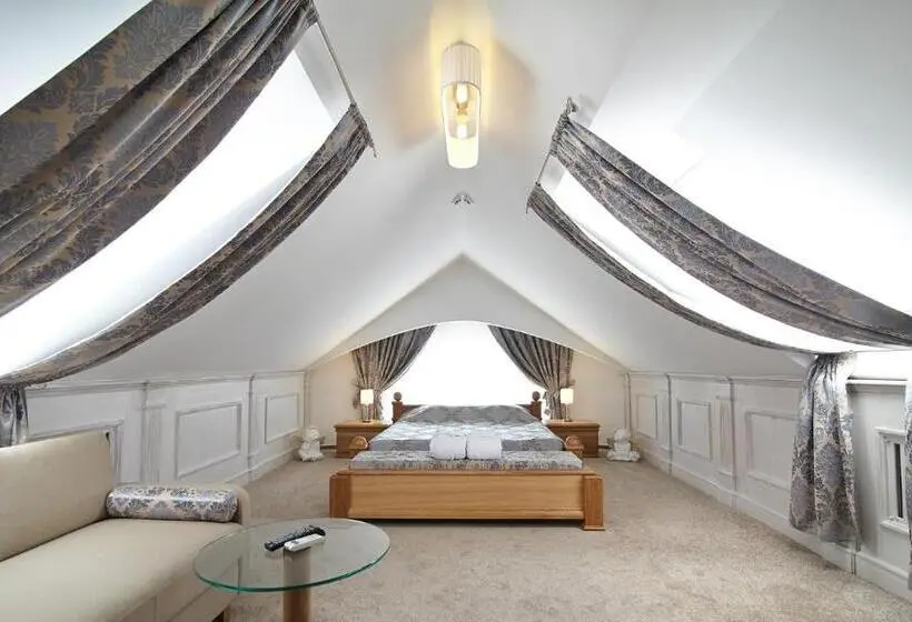 Suite Duplex, Pidkova
