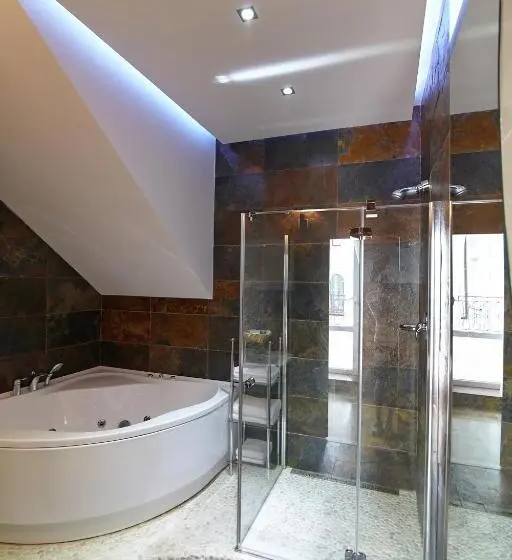 Suite Duplex, Pidkova