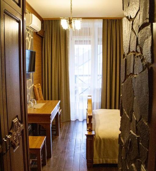 带阳台的豪华间, Pidkova