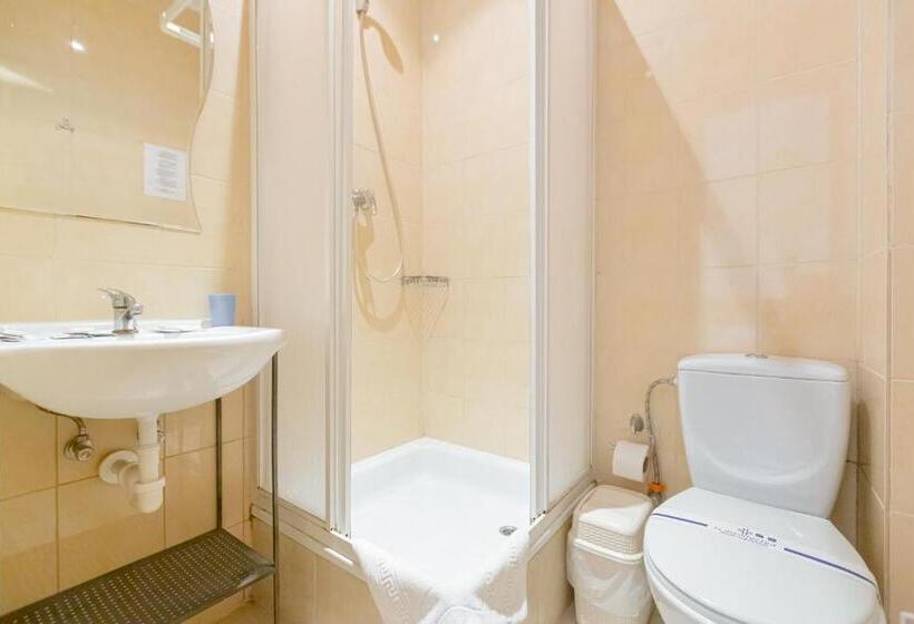 غرفة قياسية, Staryi Krakiv