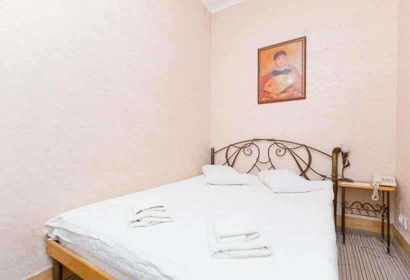 غرفة قياسية, Staryi Krakiv