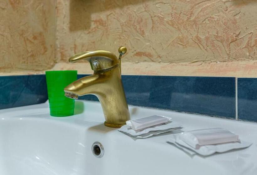 غرفة سوبيريور, Staryi Krakiv