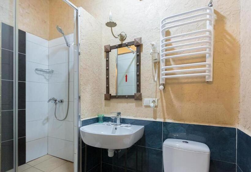 غرفة سوبيريور, Staryi Krakiv