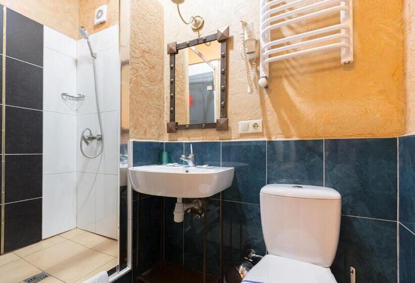 غرفة سوبيريور, Staryi Krakiv