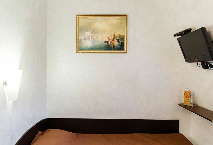 デラックスルーム, Tsaritsynskiy