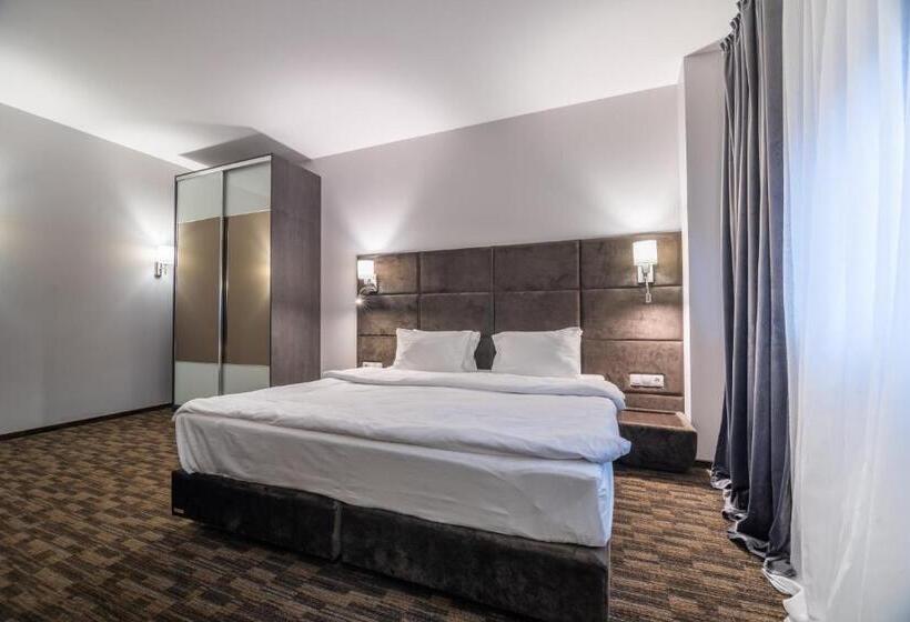 １ベッドルームハウス, Karpatski Hotel & Spa
