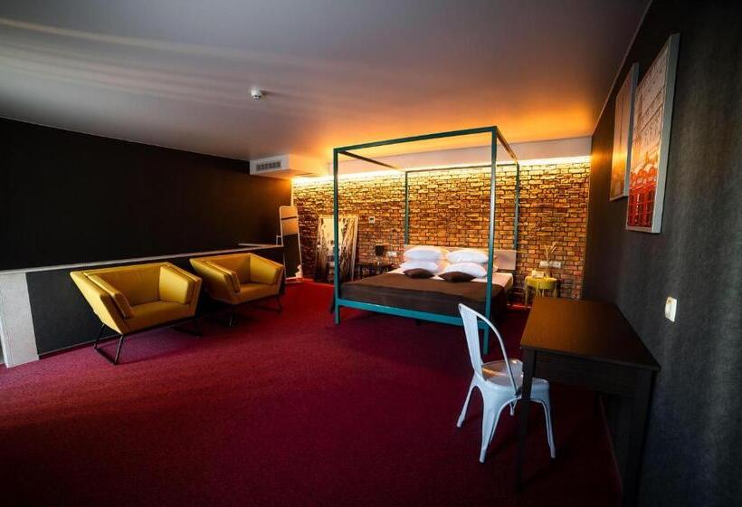 سوئیت با تخت بزرگ, Sribni Leleky Hotel & Spa