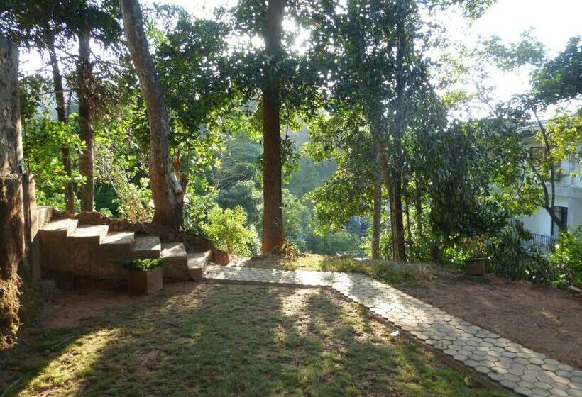 בונגלו משפחתי, Beauty Mount Tourist Inn