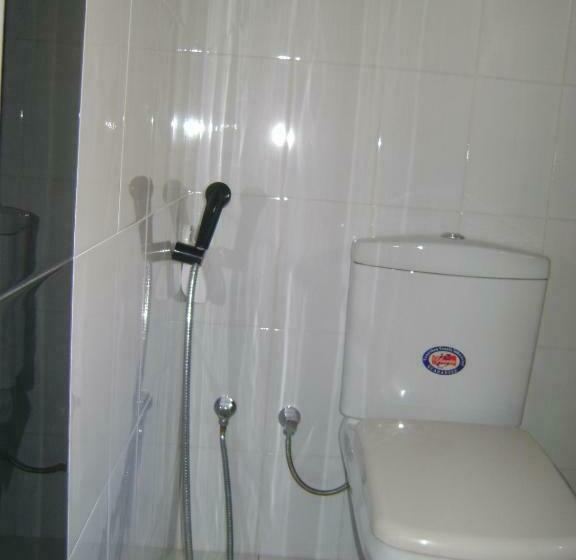 קוטג' דלוקס, Gems Garden Guest House