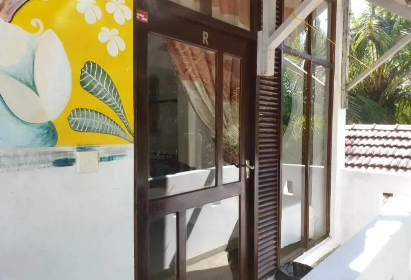 デラックスルーム, Gems Garden Guest House
