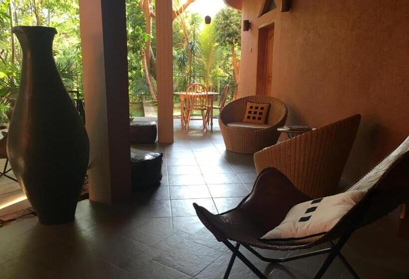 Quarto deluxe, My Village