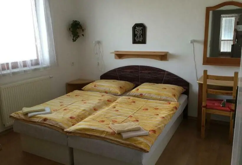 Huoneisto 1 Makuuhuone, Pension 325