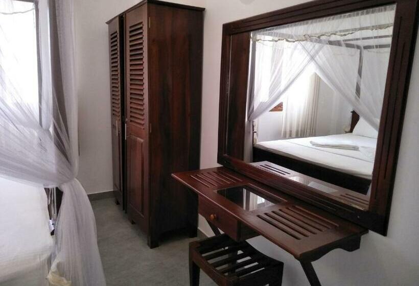 经济房, Villa Red Lobster