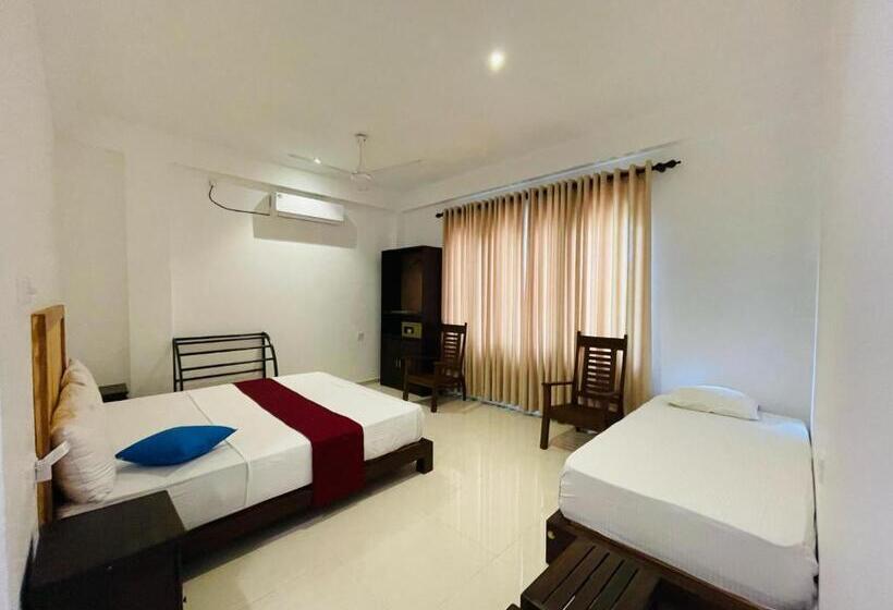 标准间带阳台, Villa Red Lobster