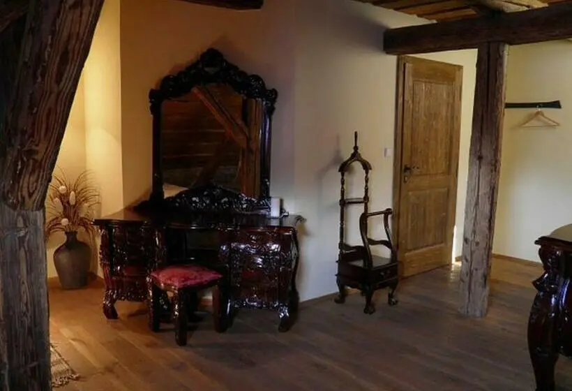 スタンダードトリプルルーム, Dvůr Olšiny  Hotel And Horse Riding