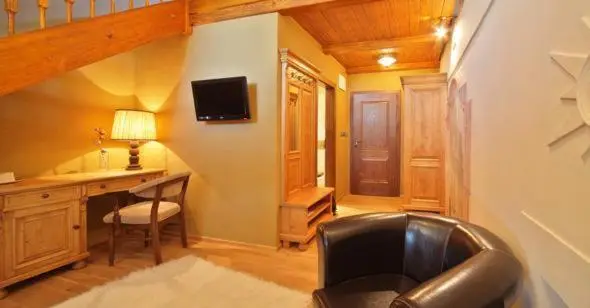 Duplex-sviitti, Horní Dvůr