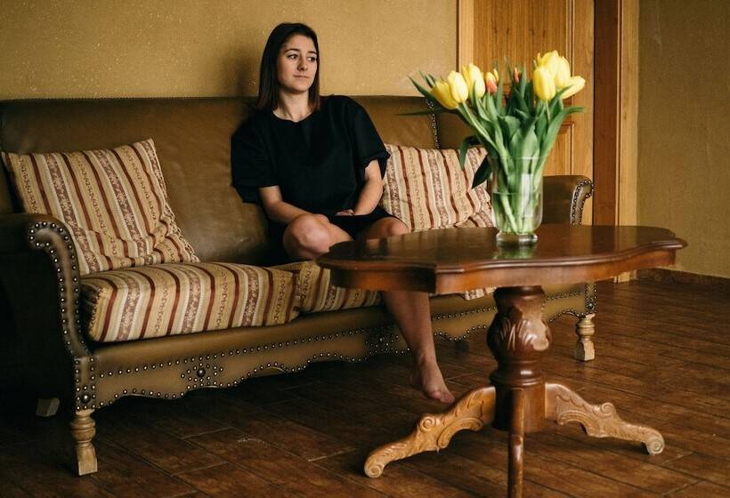 Номер Стандарт, Horní Dvůr