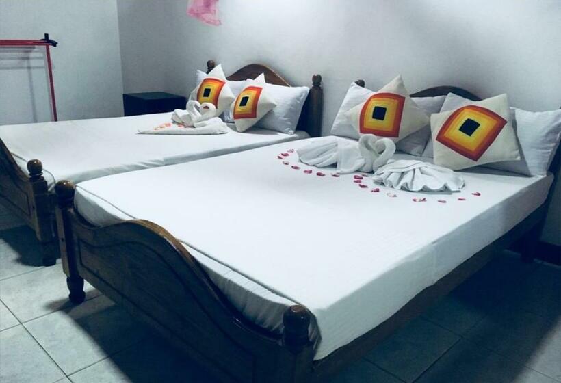 デラックストリプルルーム, Lark Nest