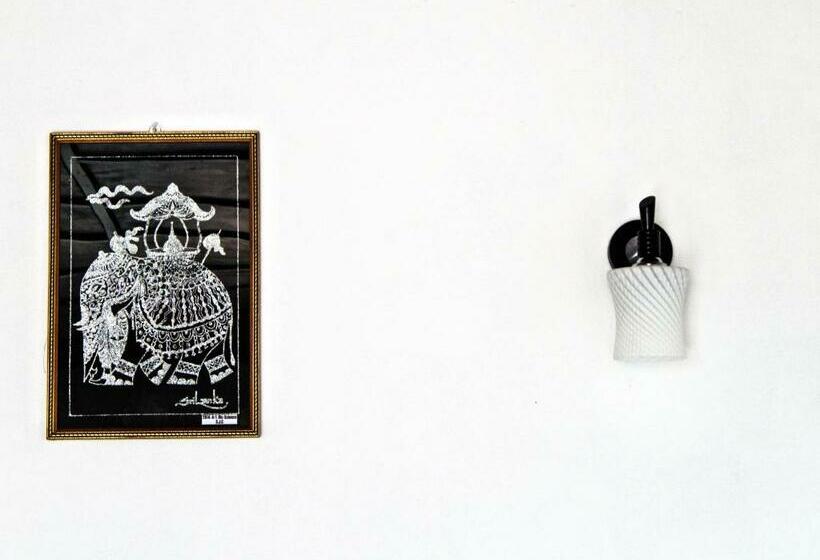 デラックストリプルルーム, Lark Nest