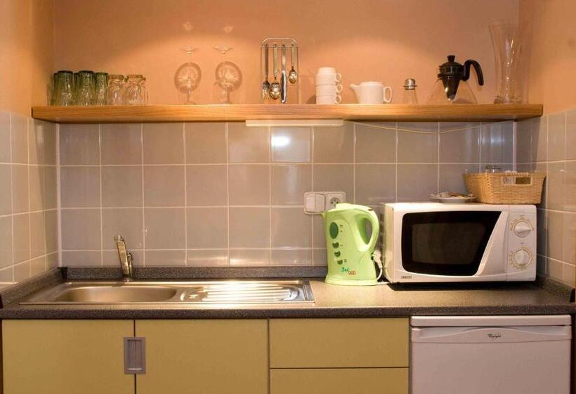 חדר סטנדרט לשלושה, Merlot