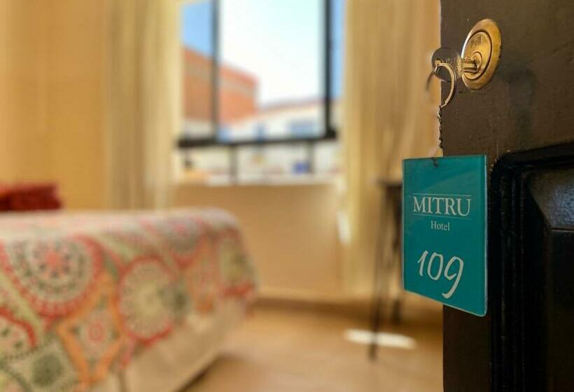 اتاق اکونومی, Mitru