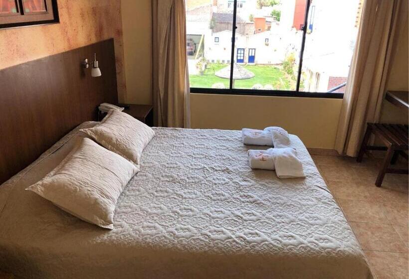 اتاق سوپریور, Mitru