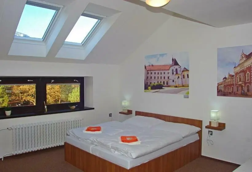 Sviitti, Pod Radnicí