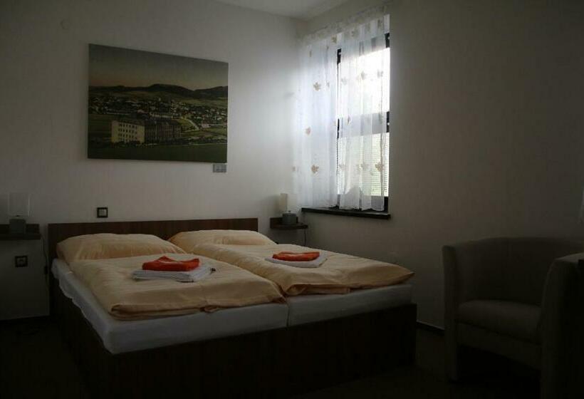 스탠다드 트리플 룸, Pod Radnicí