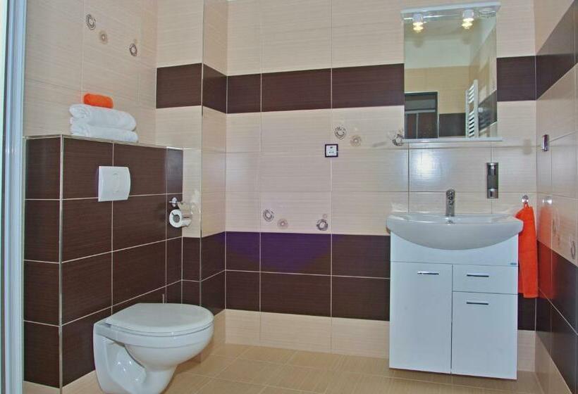 스위트, Pod Radnicí