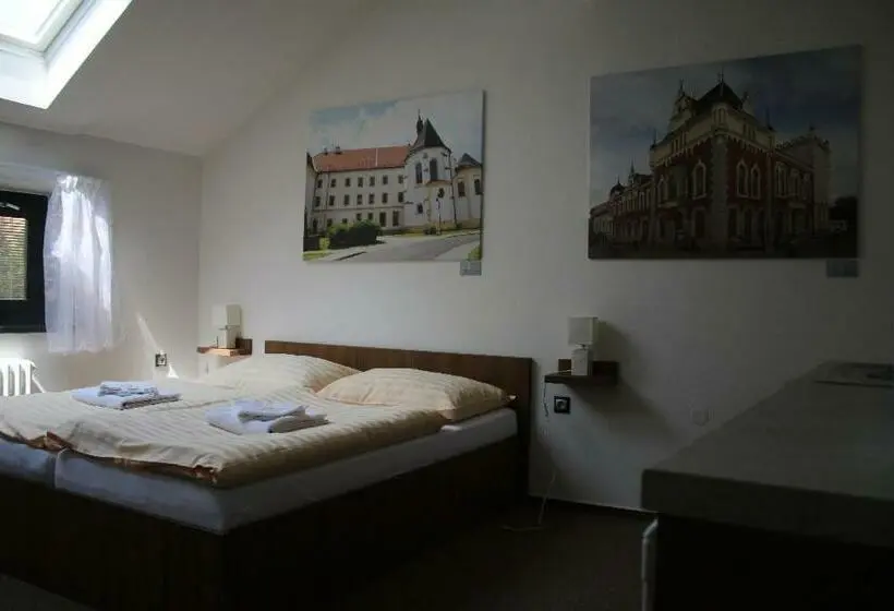 Sviitti, Pod Radnicí