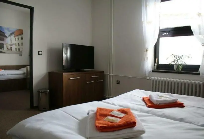 Standard Neljän Hengen Huone, Pod Radnicí