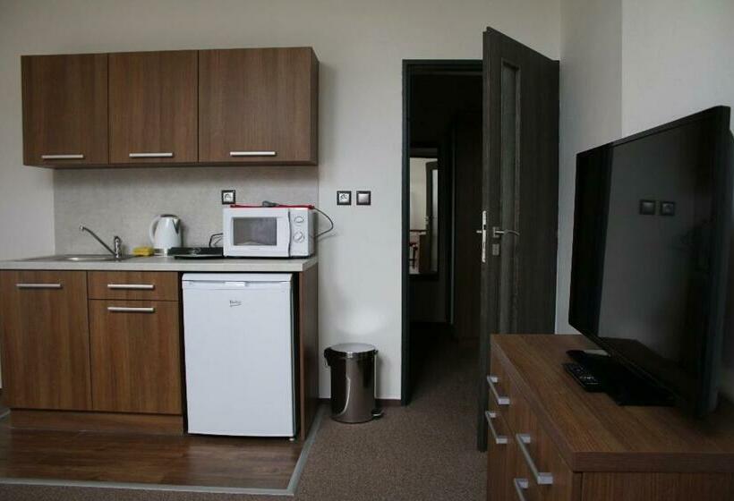 스위트, Pod Radnicí