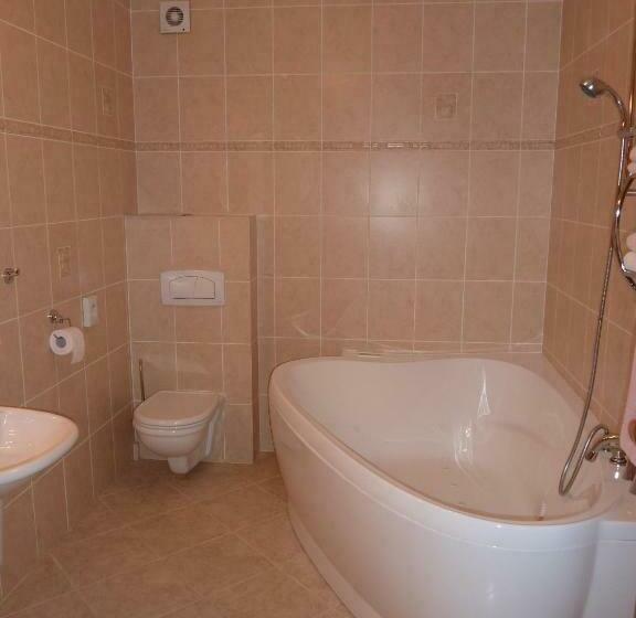 جناح مزود بجاكوزى, & Restaurant Na Fryštátské