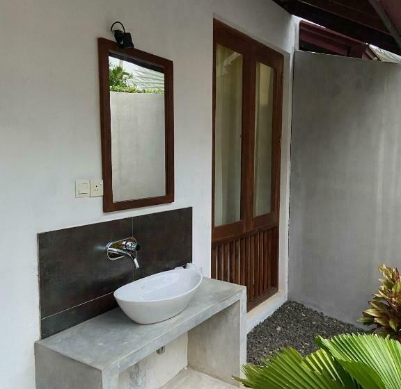 Бунгало Deluxe, Sanjis The Seaside Cabanas