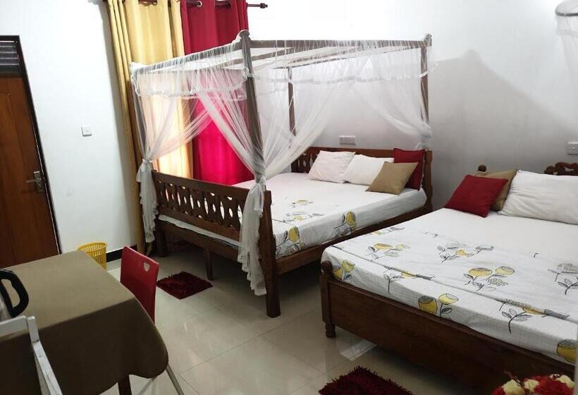 풀장 전망 스위트, Liyanage Resort