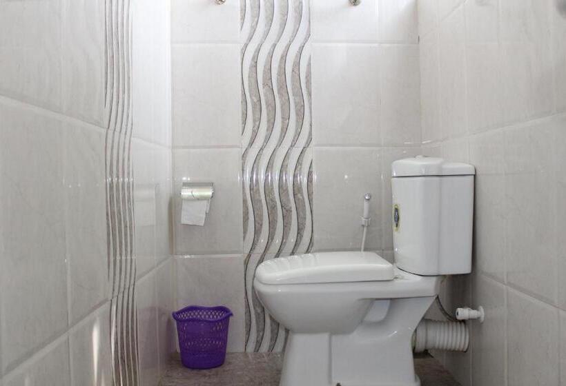 سوییت خانوادگی, Surasa Beach Resort