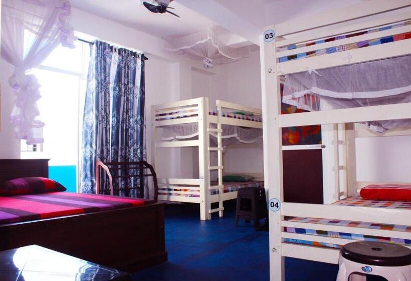 سوییت خانوادگی, Surasa Beach Resort