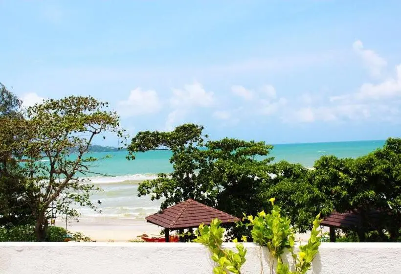 オーシャンビューデラックスルームバルコニー付き, Surasa Beach Resort
