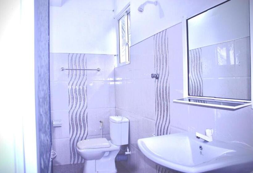 اتاق خانوادگی, Surasa Beach Resort