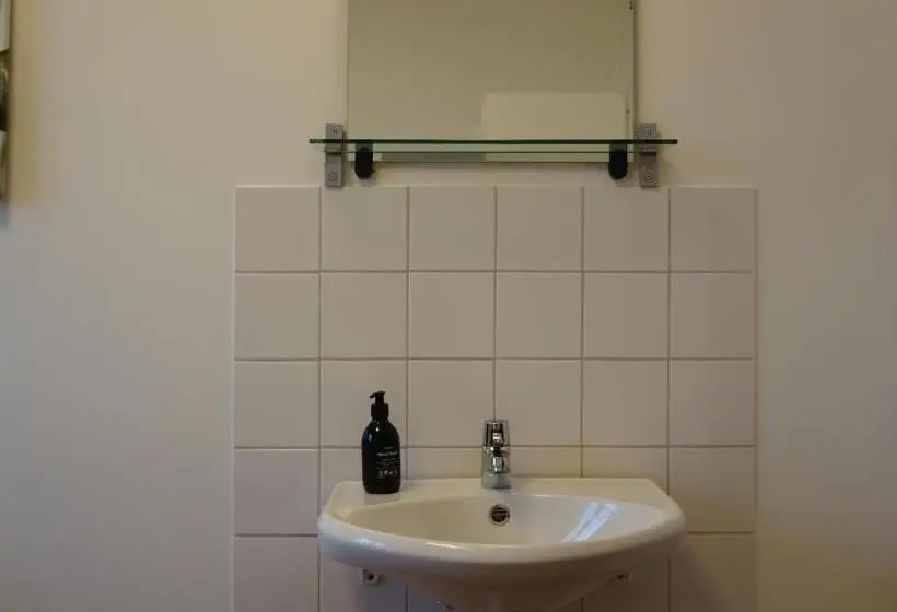 Standard Yhden Hengen Huone Jaettu Kylpyhuone, Fästningens