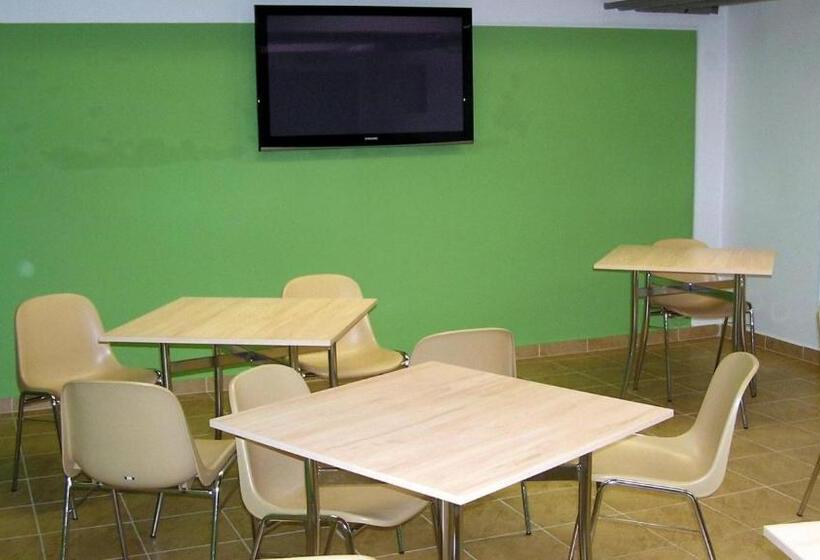 ルームシェアのワンベッド, Ubytovna Marie