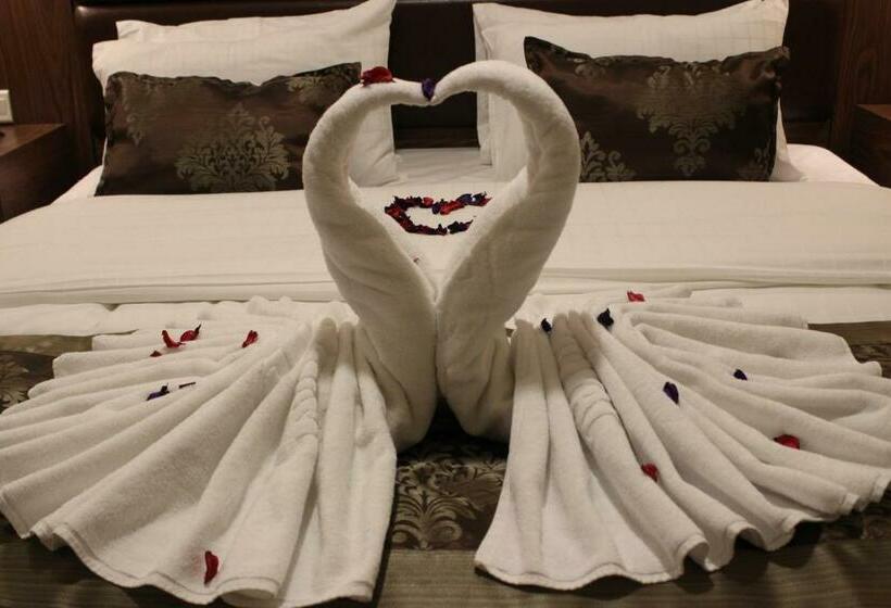 اتاق لوکس با تخت بزرگ, Ankawa Royal Hotel & Spa