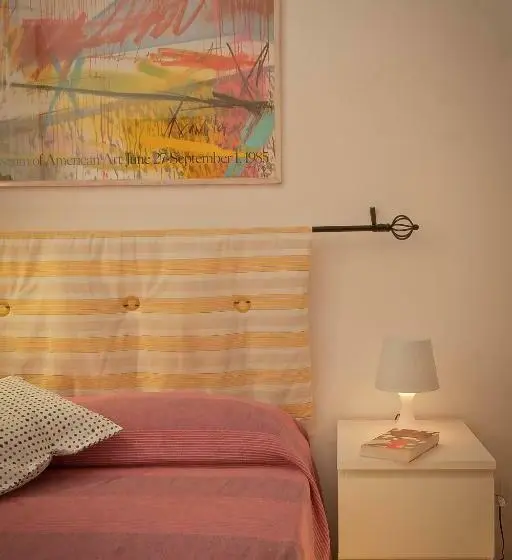 اتاق استاندارد, Opera Inn Suites Rooms And Apartments